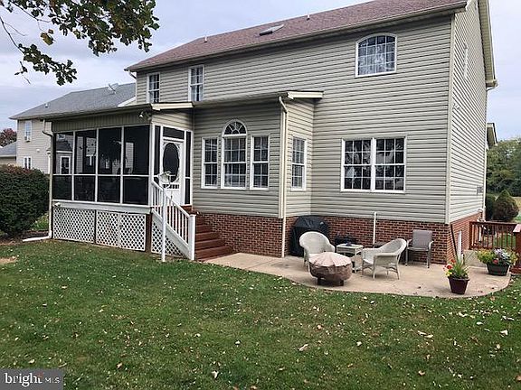 2nd image of 118 Barkwood Dr