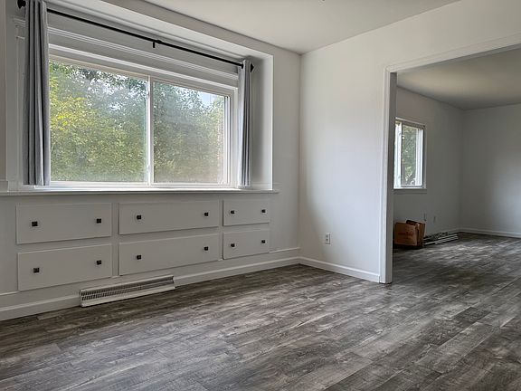 4th image of 304 E Harris St APT 1