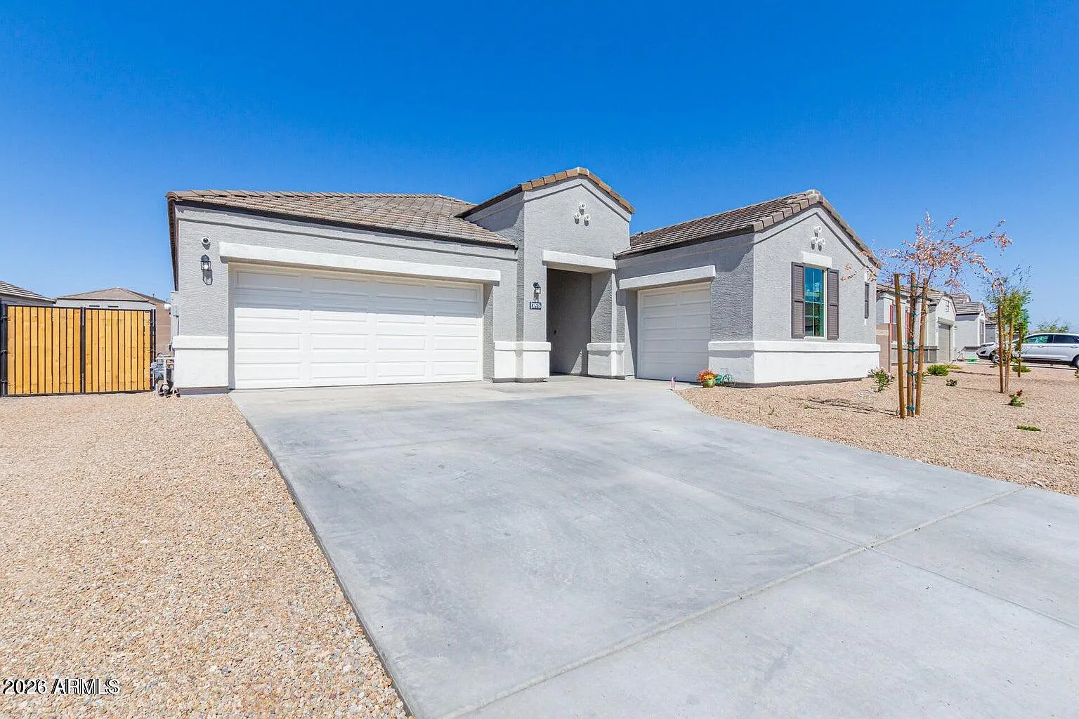 5 bed, 3.0 bath, 2658 sqft, $2,600 — Photo 2