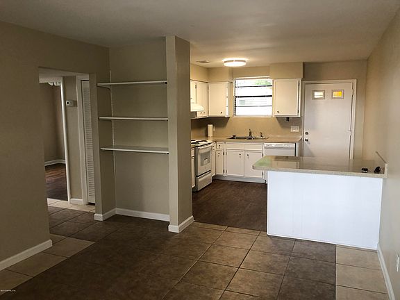 5th image of 2121 Gordon Ave APT A