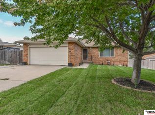 5214 English Dr, Lincoln, NE 68516