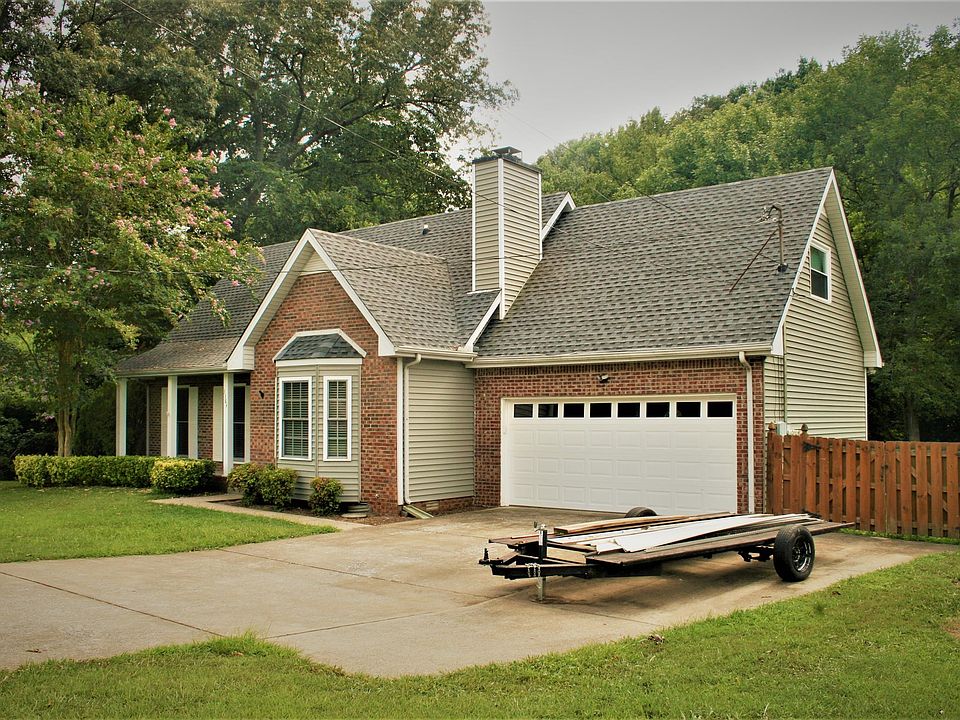1st image of 3364 Clearwater Dr