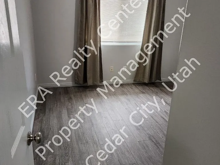 114 W Sunset Dr — Photo 8