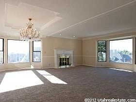 4th image of 1090 E Loch Lomond Way