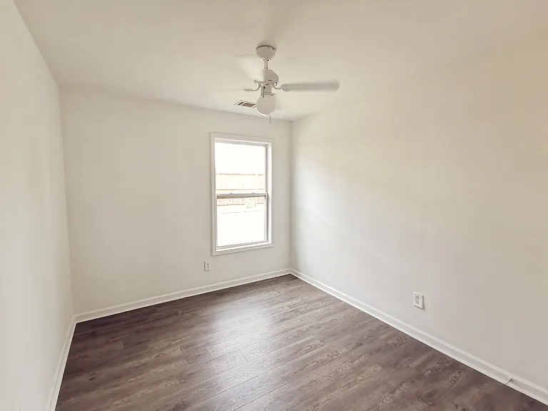 2073 Executive Dr — Photo 19