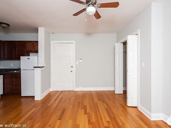 5th image of 837 W Wolfram St #1012
