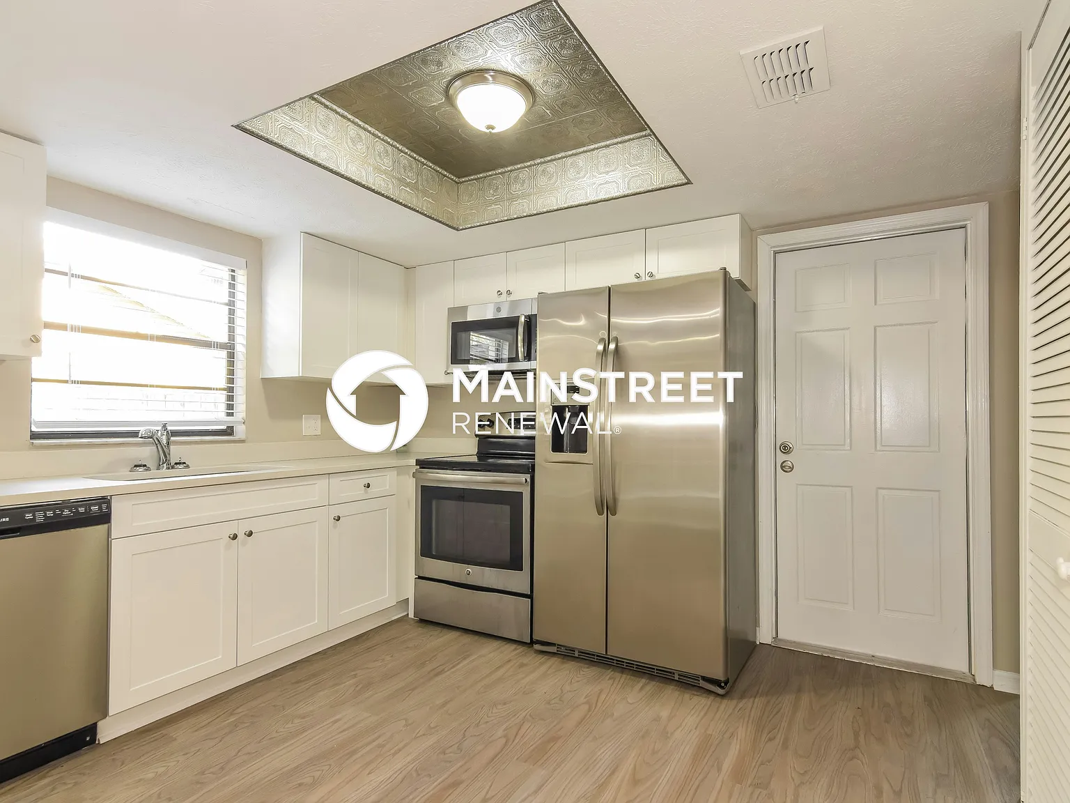 612 Angelica Pl — Photo 4