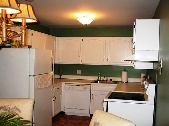 5th image of 330 Shore Dr APT E-31