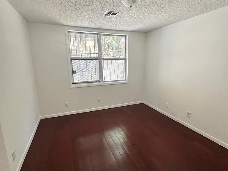 439 E 147th St #1 — Photo 6