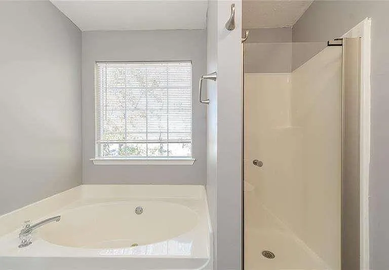 2716 Lake Park Rdg E — Photo 29