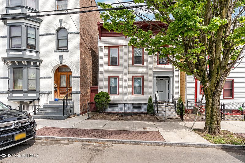 5th image of 320 1st Street
