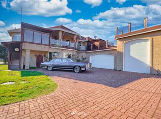 737 Ocean View Ct, Point Roberts, WA 98281