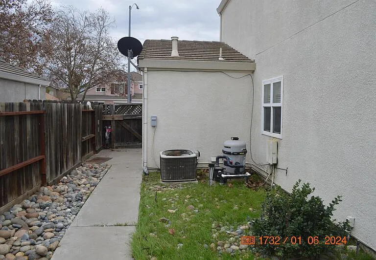 1561 Spring Ct — Photo 40