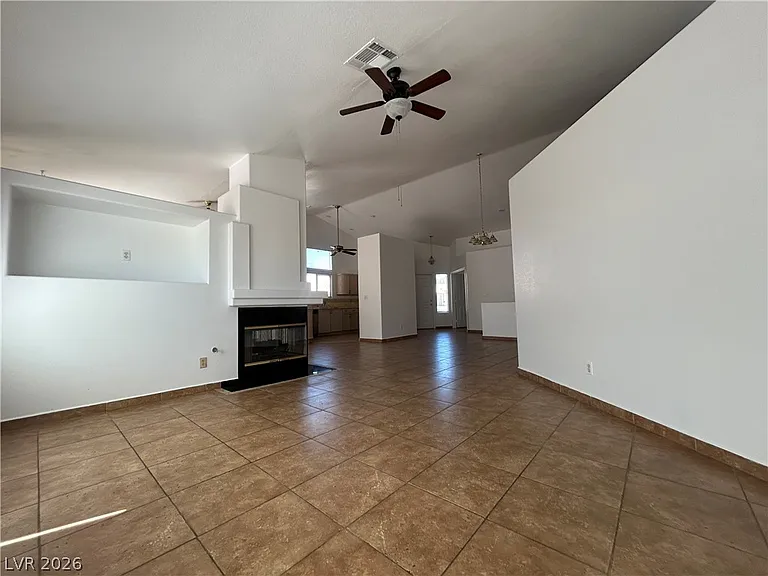 7200 Eagle Crest St — Photo 3