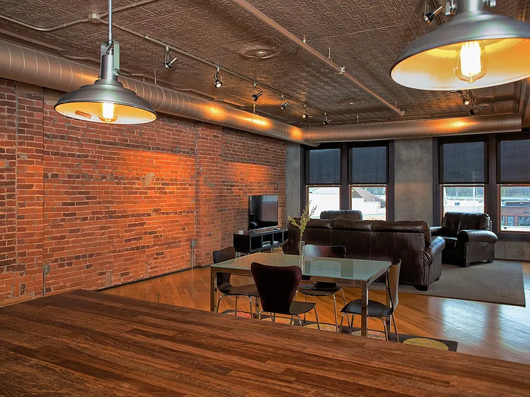 209 E 3rd St #3C — Photo 2