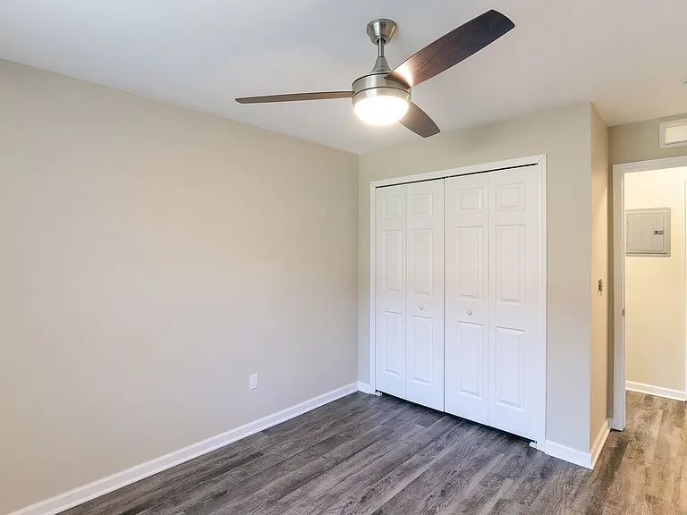 1306 E Miller Road 6114 Beechfield Dr — Photo 8