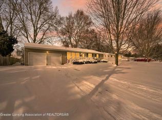 15760 Greenway Dr, Lansing, MI 48906