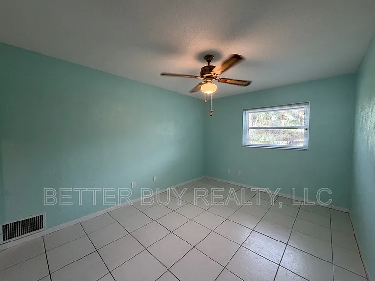337 N 10th St — Photo 16