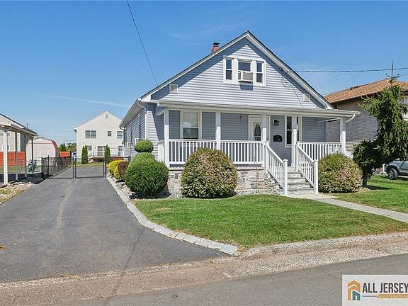 2nd image of 1140 Gress St