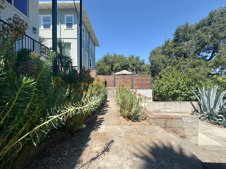 914 Everett Ave — Photo 48