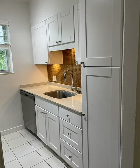 11703 NE 11th Pl #1 — Photo 7