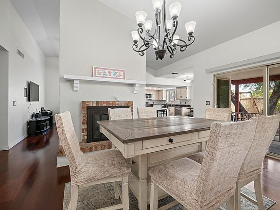 5th image of 1338 E SUNBURST Lane