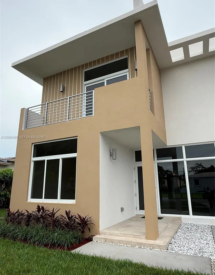 Coral Gate Sec B — Photo 4