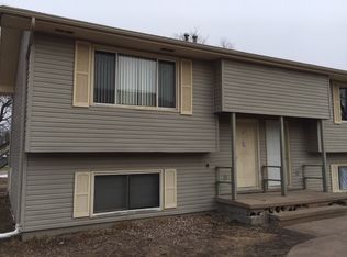 917 E 12th St, Grand Island, NE 68801