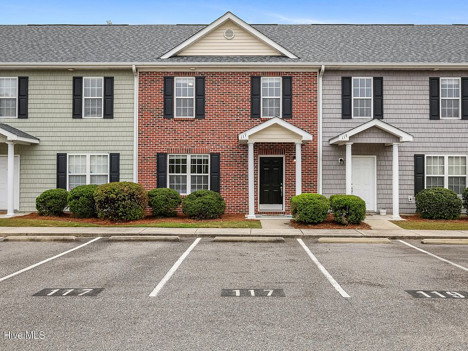 1st image of 117 Lincoln Place Circle
