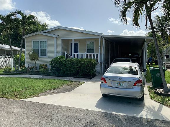 3rd image of 957 SW 131st Ave