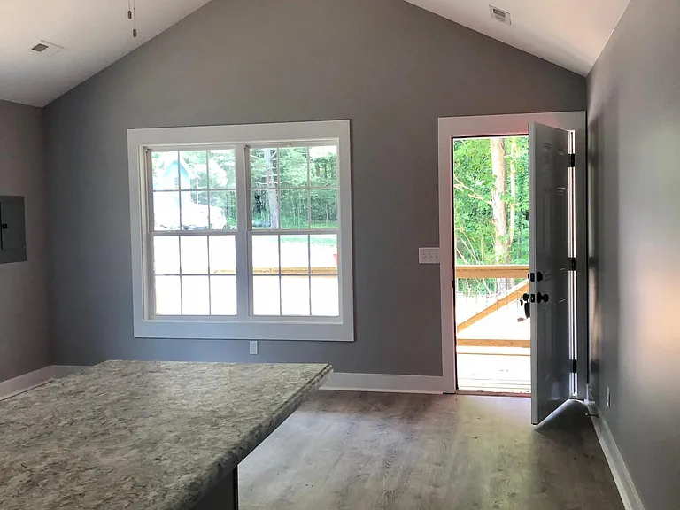 457B Shelby St — Photo 2