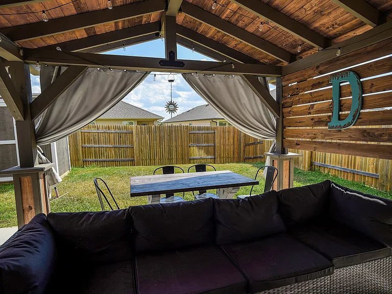 205 Driftwood Ln — Photo 29