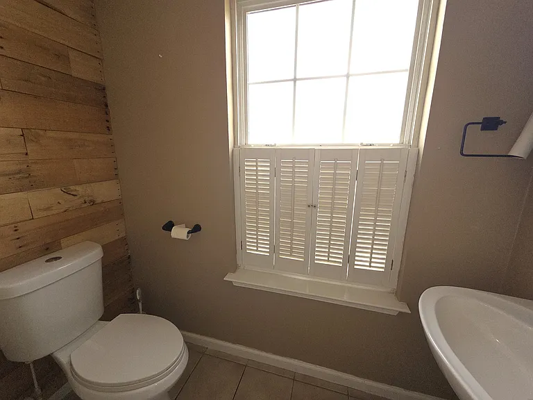 240 Mike Dr — Photo 10