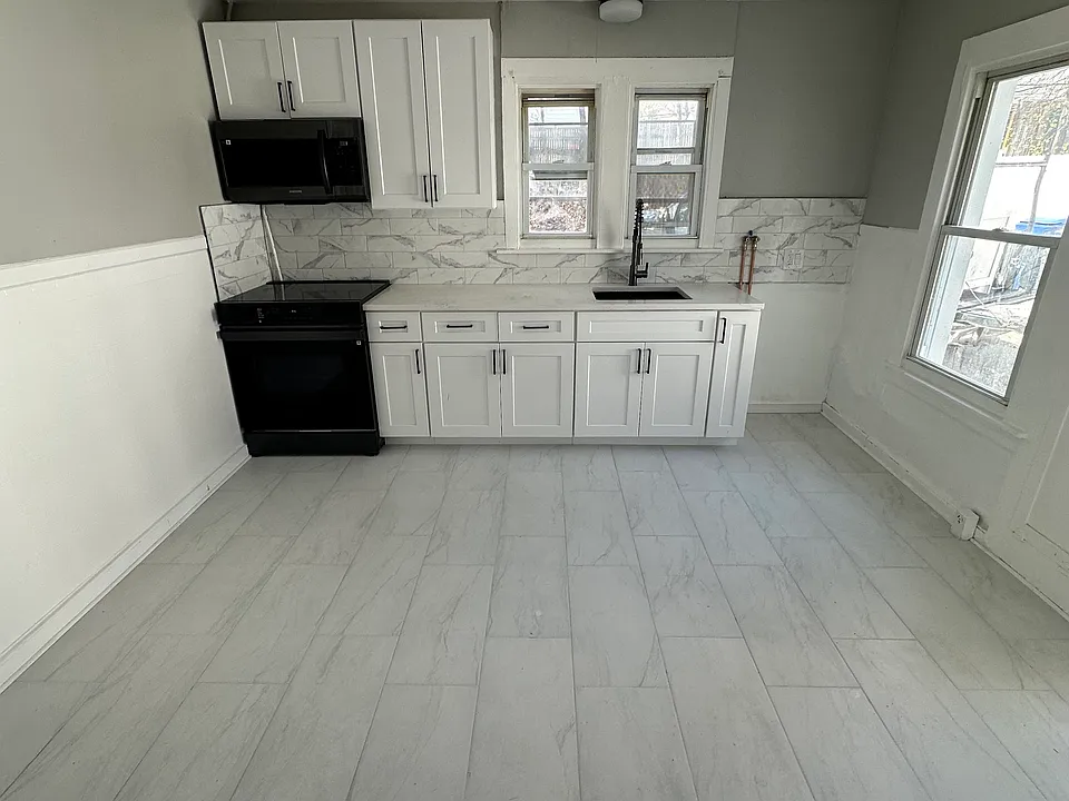 463 Main St #1