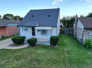 28457 Cambridge St, Garden City, MI 48135