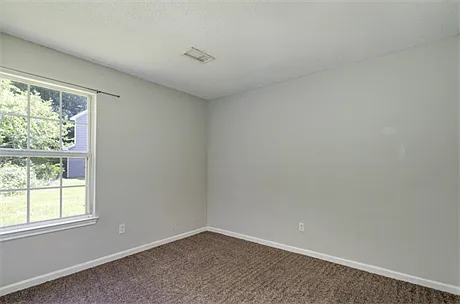 1180 Acorn Dr — Photo 8