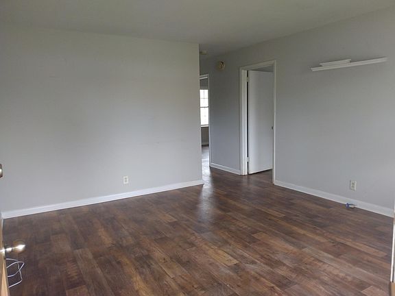 Easy to maintain floors throughout.