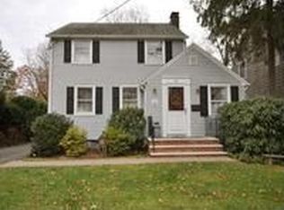26 Chetwood Ter, Fanwood, NJ 07023