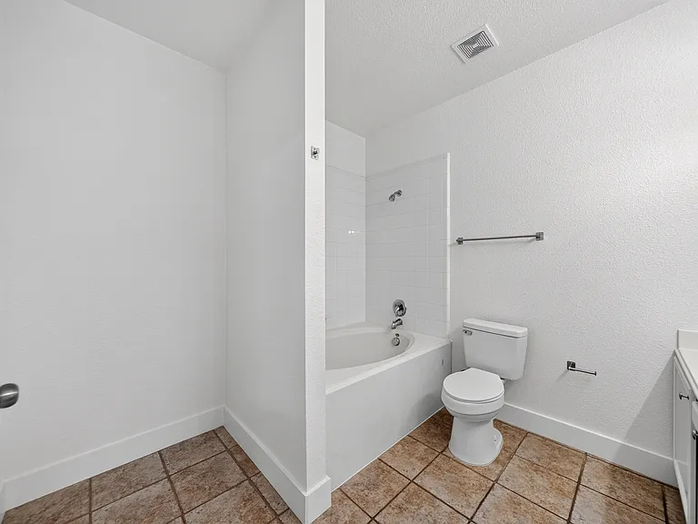 11630 La Grange Dr — Photo 12