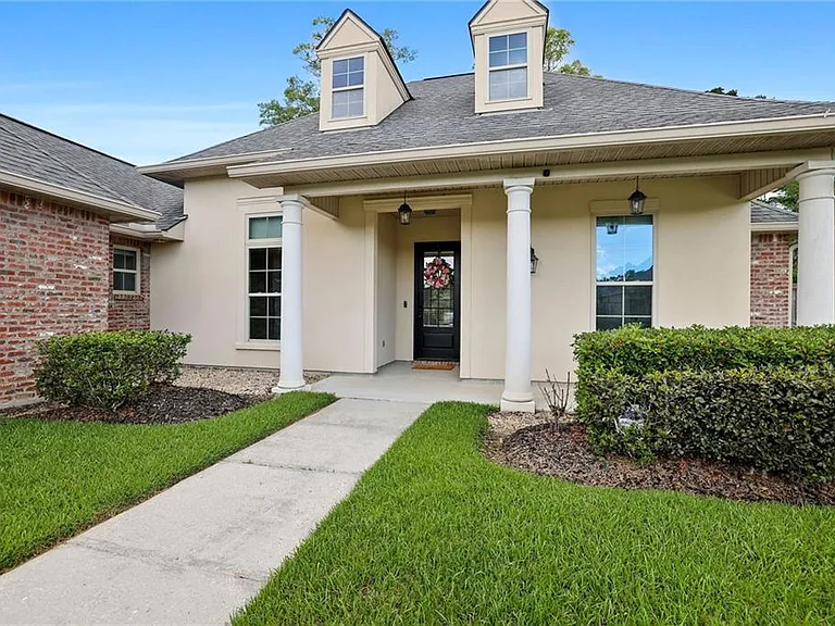 8929 Greenleaves Dr — Photo 2
