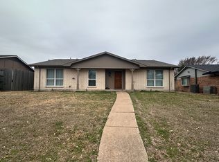 3014 Meadow Park Dr, Garland, TX 75040