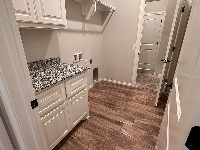 1723 Logans Way — Photo 4