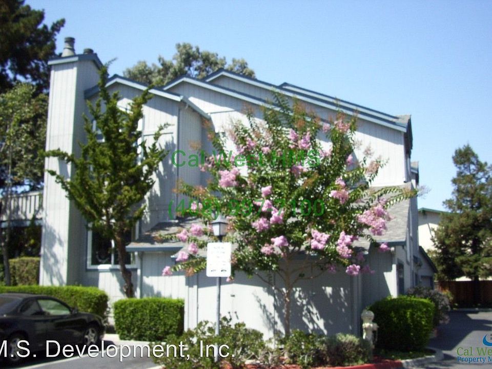 1st image of 679 Blackford Ct