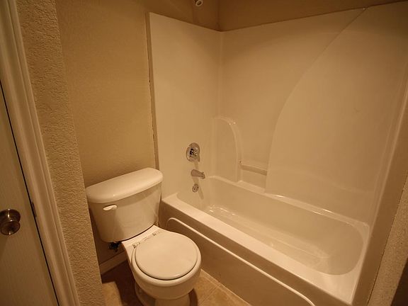 5th image of 403 East St APT A