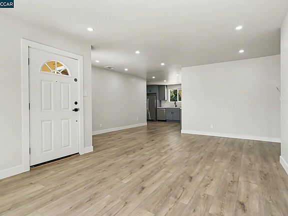 5th image of 1023 Caldwell Ave