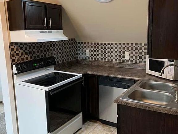 3rd Floor Efficiency Kitchen