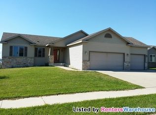4466 35th St NW, Rochester, MN 55901