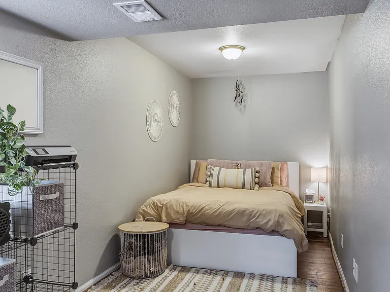 2114 Meadow Dr — Photo 24
