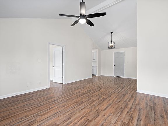 4th image of 231 Centennial Dr