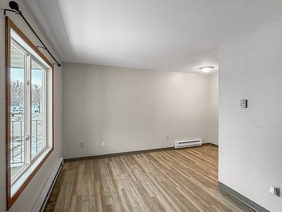 5th image of 523 N 7th St APT 8